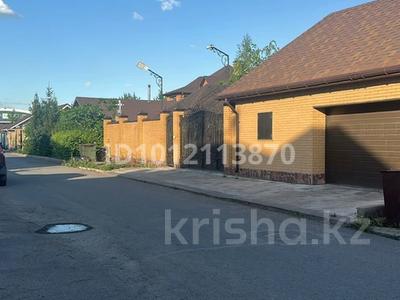 Отдельный дом · 4 комнаты · 360 м² · 10 сот., мкр Городской Аэропорт, Габдуллы кулкыбаева 74 — Глобал Сити за 1.5 млн 〒 в Караганде, Казыбек би р-н