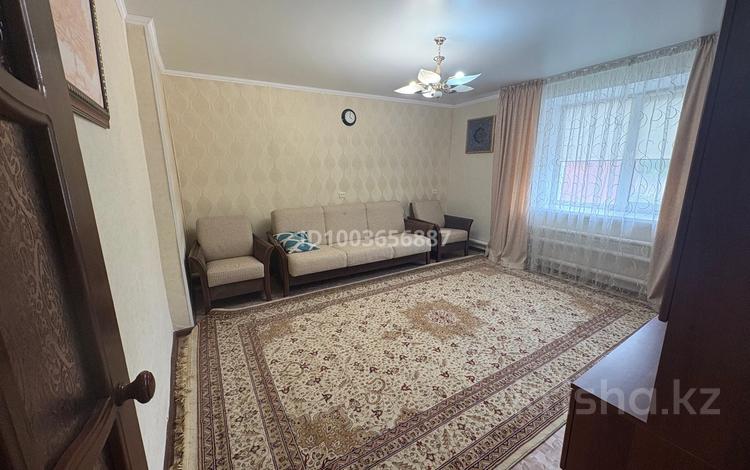 2-комнатная квартира · 70 м² · 1/2 этаж, Коктем 2 за 15 млн 〒 в Уральске — фото 2