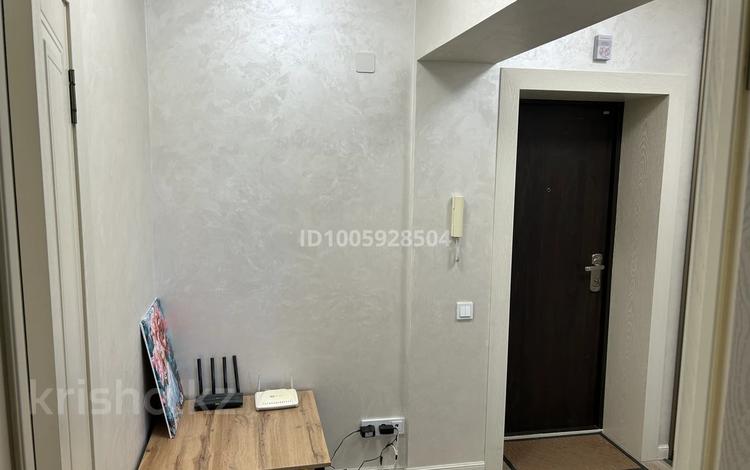 1-бөлмелі пәтер · 42.2 м² · 6/7 қабат, мкр Самал-1 40, бағасы: 65 млн ₸ в Алматы, Медеуский р-н — фото 2