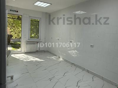 Свободное назначение, офисы, магазины и бутики, общепит, салоны красоты, медцентры и аптеки, образование, развлечения · 31 м² за 12.5 млн ₸ в Атырау, мкр Авангард-3