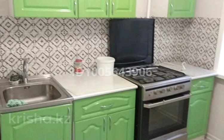 1-комнатная квартира · 30 м² · 2/5 этаж, мкр Айгуль, Тюленин — Сзади остановки Тюленина за 120 000 ₸ в Уральске — фото 2