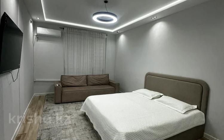 1-комнатная квартира · 50 м² · 5/16 этаж, Аргынбекова 18А за 20 000 ₸ в Шымкенте — фото 10