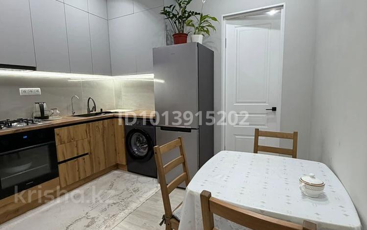2-бөлмелі пәтер · 60 м² · 8/8 қабат, 19-ш/а. 31 — Сәлем ЖК қасында, бағасы: 15 000 ₸ в Актау, 19-й мкр — фото 4