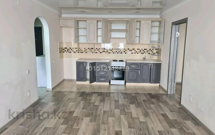 3-комнатная квартира · 66.3 м² · 10/10 этаж, ул. Сарыарка 6 за 27 млн ₸ в Караганде — фото 2