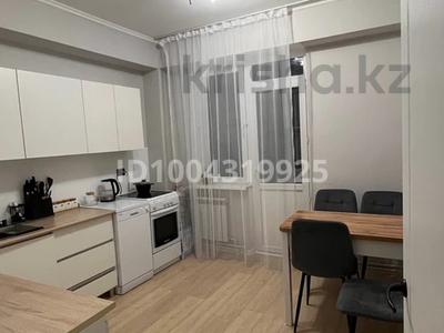 2-бөлмелі пәтер · 60 м² · 8/9 қабат, Қазыбек би 50, бағасы: 27 млн 〒 в Усть-Каменогорске, Ульбинский