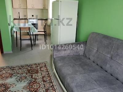 2-бөлмелі пәтер · 42 м² · 5/9 қабат, Ақсай-4 ш/а. 55/1, бағасы: 300 000 ₸ в Алматы, Ауэзовский р-н
