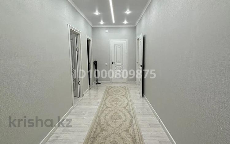 2-бөлмелі пәтер · 68.8 м² · 4/6 қабат, мкр 38, 38 мкрн 6 — Ана мен бала қасында орналасқан. Қасында мектеп бар, бағасы: 24 млн ₸ в Актау, 38-й мкр — фото 2