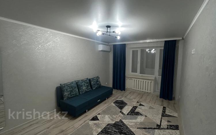 1-комнатная квартира · 34 м² · 2/5 этаж, мкр 11 23 за 140 000 ₸ в Актобе — фото 2