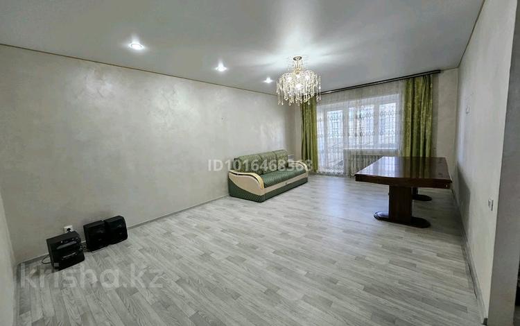 3-бөлмелі пәтер · 100 м², Сьянова 64 — Пересечение улиц Сьянова - Тауелсиздик, бағасы: 300 000 ₸ в Костанае — фото 2