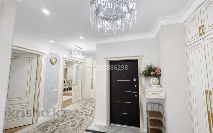 4-бөлмелі пәтер · 150 м² · 2/10 қабат, мкр Центральный, Абая 28а, бағасы: 110 млн ₸ в Атырау — фото 2