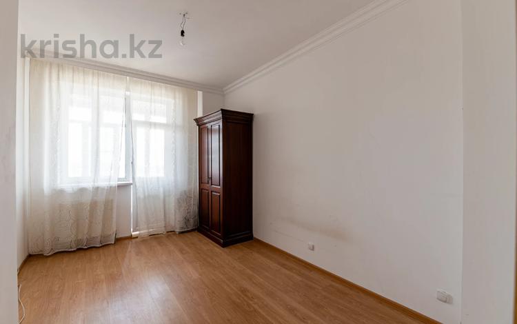 5-комнатная квартира, 135 м², 15/19 этаж, Кошкарбаева 26