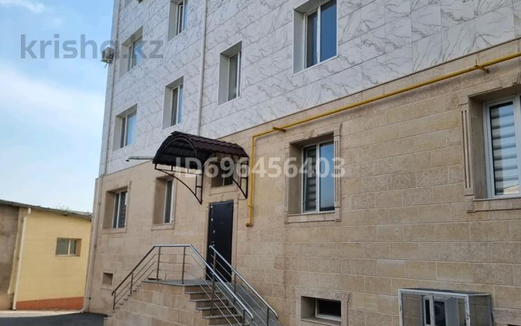 Свободное назначение, офисы, салоны красоты, образование, развлечения · 40 м² за 300 000 〒 в Шымкенте, Аль-Фарабийский р-н — фото 3