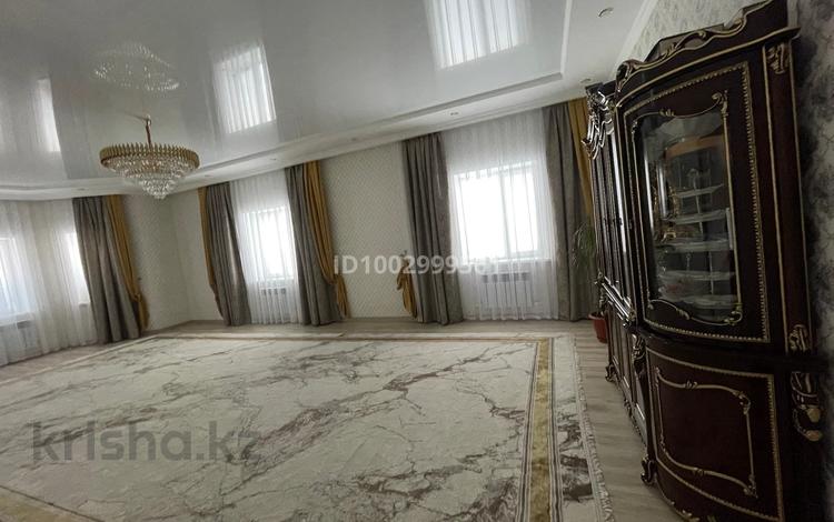 Часть дома · 3 комнаты · 200 м² · 10 сот., мкр Самал, Адгам Каримов 6 за 52 млн 〒 в Атырау — фото 2