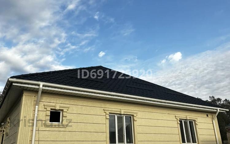 Отдельный дом · 5 комнат · 270 м² · 8 сот., Яссауи 22 за 33 млн ₸ в Узынагаш — фото 2