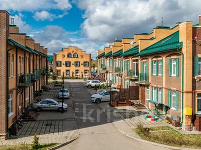 Отдельный дом • 5 комнат • 152 м² • 1 сот., Кронбург 1 за 150 млн 〒 в Москва