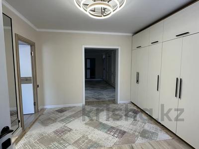 Отдельный дом · 5 комнат · 196 м² · 10 сот., Центр 1 за 70.5 млн 〒 в Бишкуле