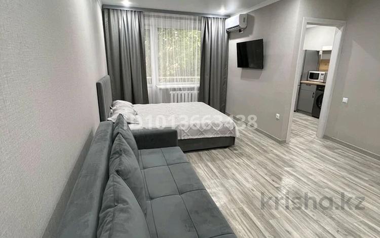 1-комнатная квартира · 45 м² · 3/9 этаж, мкр Нурсая, Таумуш Жумагалиев 15 за 14 000 ₸ в Атырау — фото 2