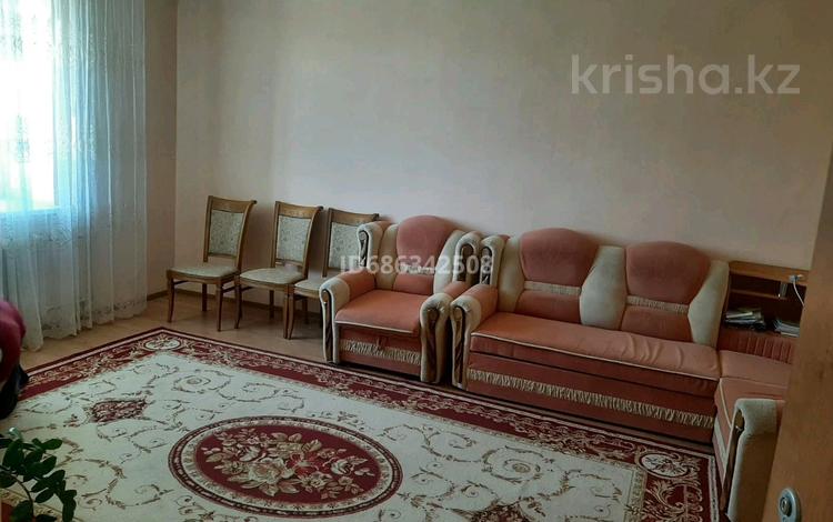 3-бөлмелі пәтер · 80 м² · 3/5 қабат, мкр Астана 15, бағасы: 200 000 ₸ в Уральске — фото 2