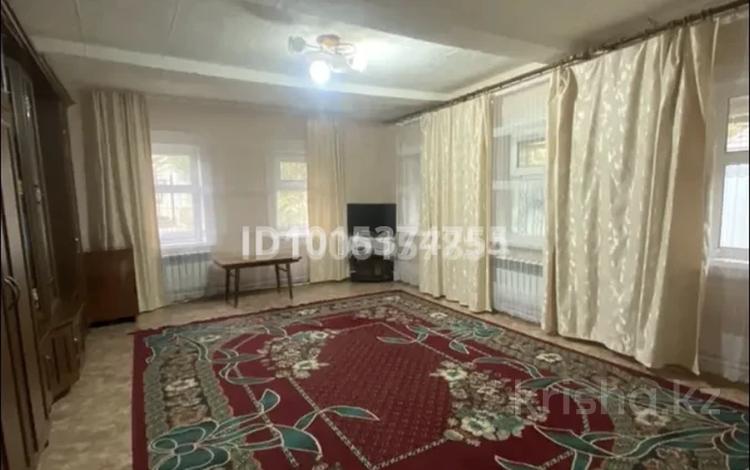 Жеке үй · 2 бөлме · 100 м² · 7 жүзд., Ескалиева, бағасы: 120 000 ₸ в Уральске, мкр Школьник — фото 2