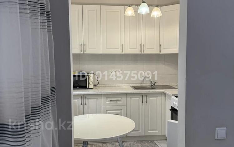 3-комнатная квартира · 60 м² · 4/4 этаж, мкр №5 20 за 350 000 ₸ в Алматы, Ауэзовский р-н — фото 2