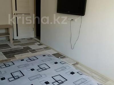 1-комнатная квартира · 30 м² · 2/5 этаж, Казантаева (Шумилова) 2 — Казыбек би за 10 000 ₸ в 