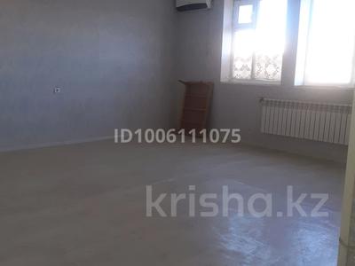 3-комнатная квартира · 72 м² · 4/4 этаж, 5 61 за 150 000 ₸ в Жанаозен