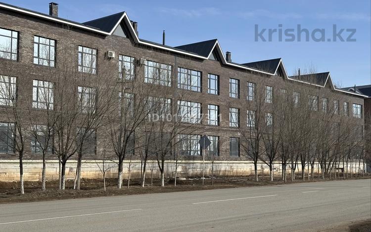 2-бөлмелі пәтер · 80.4 м² · 1/3 қабат, Тауелсиздик 37, бағасы: 39.5 млн ₸ в Уральске — фото 2