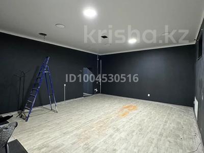 Свободное назначение · 90 м² за 150 000 ₸ в Актобе, мкр. Алтын орда