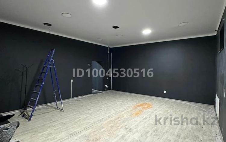 Свободное назначение · 90 м² за 150 000 ₸ в Актобе, мкр. Алтын орда — фото 2