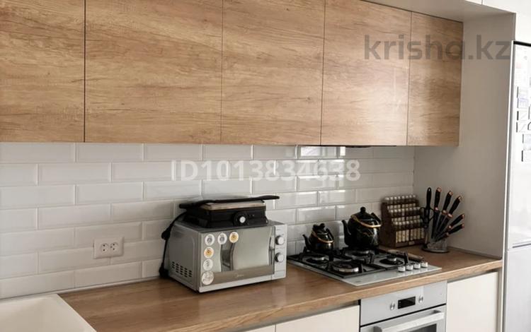 2-комнатная квартира · 65 м² · 3/10 этаж, мкр. Алтын орда 9Б за 220 000 ₸ в Актобе — фото 2