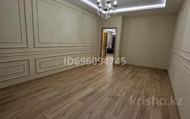 2-комнатная квартира, 85 м², 3/16 этаж помесячно, Сатпаева 90/58