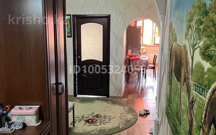 1-комнатная квартира · 52 м² · 4/10 этаж, Набережная 86 за 15 млн 〒 в Актобе, мкр. Курмыш — фото 2