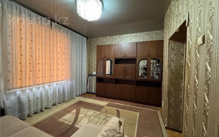 2-бөлмелі пәтер · 58 м² · 1/3 қабат, ул. Абая, бағасы: 7.5 млн ₸ в Темиртау — фото 2