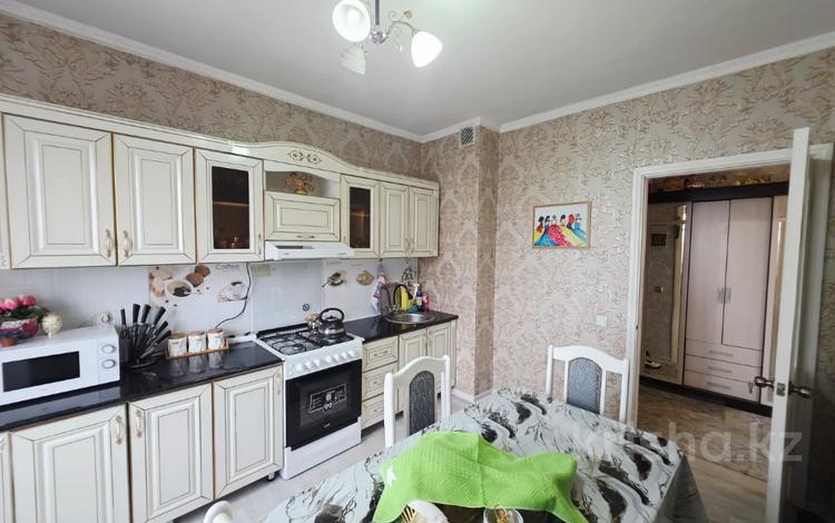 2-бөлмелі пәтер · 65 м² · 4/6 қабат, мкр Кокжиек, бағасы: 32.5 млн ₸ в Алматы, Жетысуский р-н — фото 3