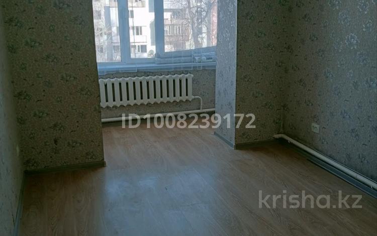2-бөлмелі пәтер · 57 м² · 4/5 қабат, Қабанбай батыра 26 — Возле районного Акимата, бағасы: 12 млн ₸ в Сарканде — фото 2