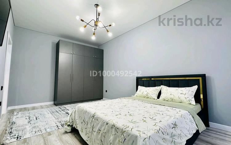 1-комнатная квартира · 55 м² · 2/5 этаж, мкр. Алтын орда, ​Батыс 2 микрорайон 5д за 15 000 〒 в Актобе — фото 2