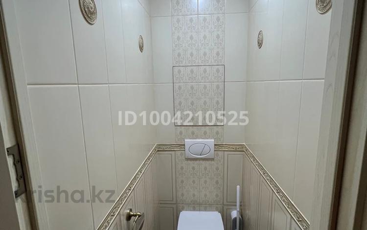 3-комнатная квартира · 70 м² · 7/9 этаж, мкр Строитель, Циолковский 19/1 за 25 млн 〒 в Уральске — фото 2