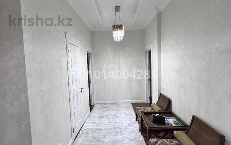 3-комнатная квартира · 113 м² · 5/9 этаж, мкр Коктобе, Бекхожина — Бекхожина - Кастеева за 700 000 ₸ в Алматы, Медеуский р-н — фото 2