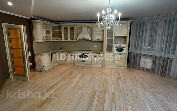 4-бөлмелі пәтер · 240 м² · 4/12 қабат, Генерала Дюсенова 22, бағасы: 600 000 〒 в Павлодаре — фото 2