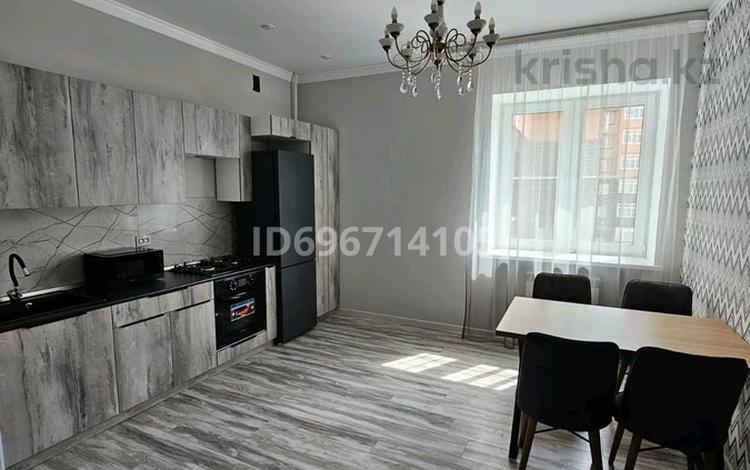 2-комнатная квартира · 47 м² · 3/9 этаж, мкр. Алтын орда, Молдагуловой 62 за 250 000 〒 в Актобе — фото 2