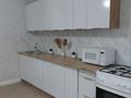 1-комнатная квартира · 50 м² · 1/5 этаж, мкр Строитель 1А за 15 000 ₸ в Уральске