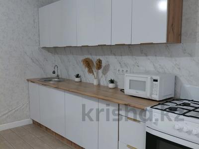 1-бөлмелі пәтер · 50 м² · 1/5 қабат, Строитель ш/а. 1А, бағасы: 15 000 ₸ в Уральске, мкр Строитель