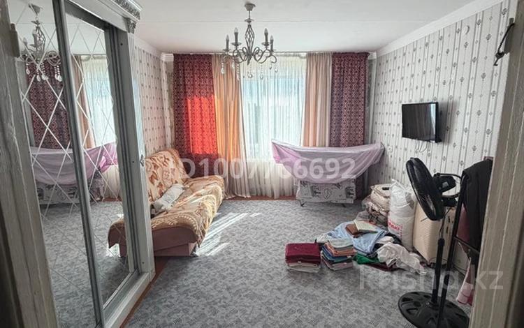3-комнатная квартира · 64 м² · 10/10 этаж, Камзина 352 — Магазин Эрзи за 22 млн ₸ в Павлодаре — фото 7