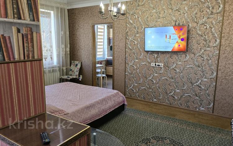 1-комнатная квартира · 45 м² · 3/5 этаж, 12-й мкр 3 — ТРК Актау, ТД Мечта, 12 и 13 школа за 2 000 〒 — фото 27