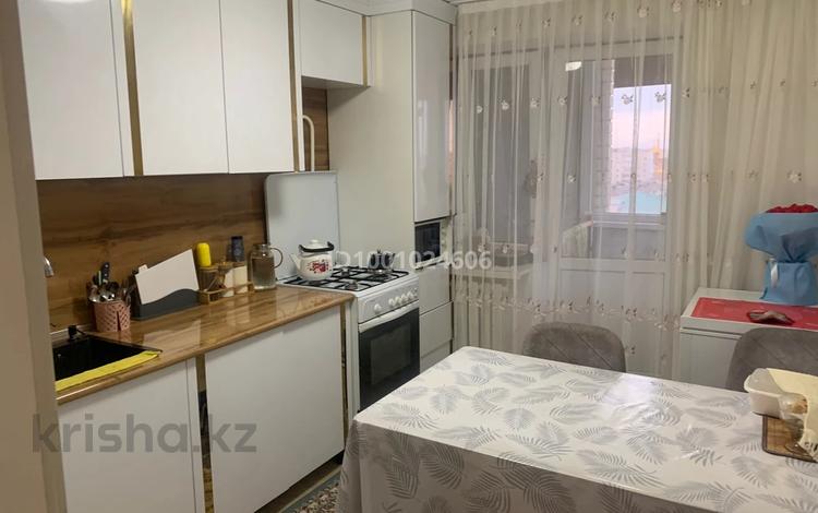 3-комнатная квартира · 80 м² · 10/10 этаж, мкр 11 37 за 20.5 млн 〒 в Актобе — фото 2