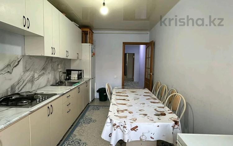 3-бөлмелі пәтер · 95 м² · 2/10 қабат, мкр 12, бағасы: 26 млн ₸ в Актобе — фото 2