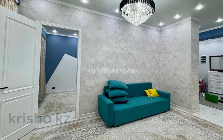 3-комнатная квартира · 82 м² · 14/14 этаж, 17-й мкр, ​17-й микрорайон 6 за 20 000 ₸ в Актау — фото 12