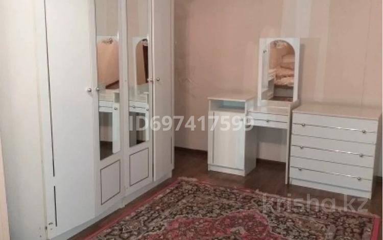 2-комнатная квартира, 80 м², 3/9 этаж помесячно, мкр 12 — Абулхайыр хан