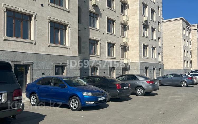 Свободное назначение, офисы, магазины и бутики, салоны красоты, фитнес и спорт, медцентры и аптеки, образование, развлечения, конференц-залы, кабинеты и рабочие места, студии · 170 м² за 800 000 ₸ в Усть-Каменогорске, Ульбинский — фото 2