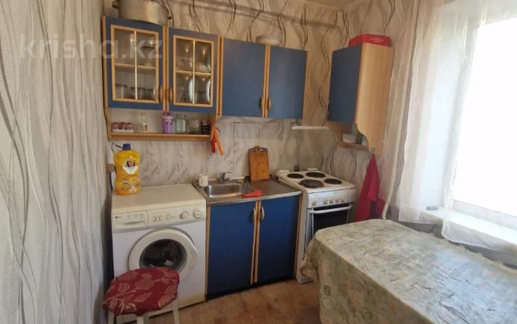 3-бөлмелі пәтер · 60 м² · 2/5 қабат, Абая 91, бағасы: 12 млн ₸ в Экибастузе — фото 2